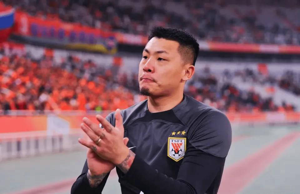 王大雷道歉：因染红引发情绪波动，愧对球迷期待