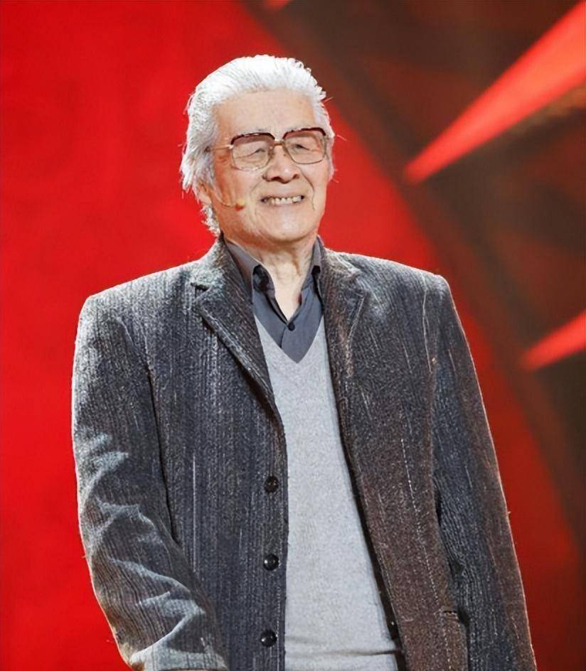 白天演员,晚上特工,隐姓埋名75年,95岁"姜子牙"传奇的一生