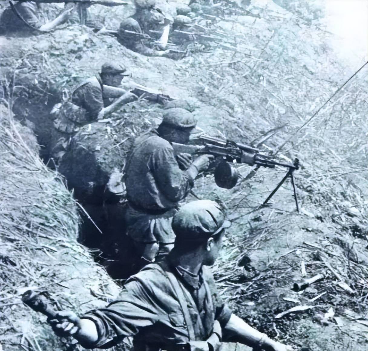 原创1948年黑山阻击战关键时刻梁兴初称自己不放心来视察阵地师长暴跳