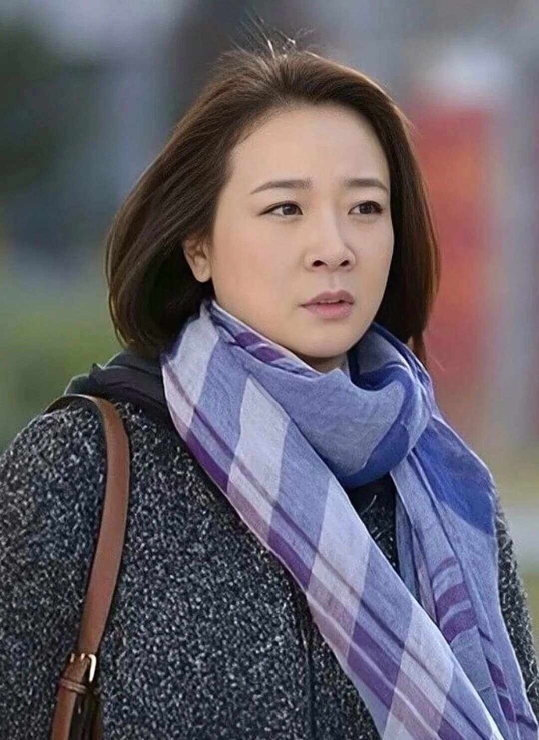 陈小艺近照曝光丈夫需搀扶儿子刘恒甫演艺受关注