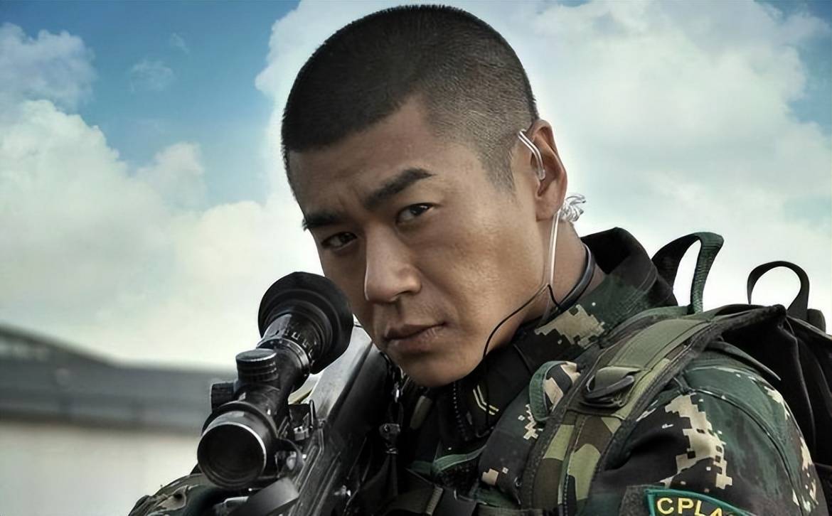 44岁"王艳兵"徐佳近照曝光,霸气十足的他早已和二牛分道扬镳