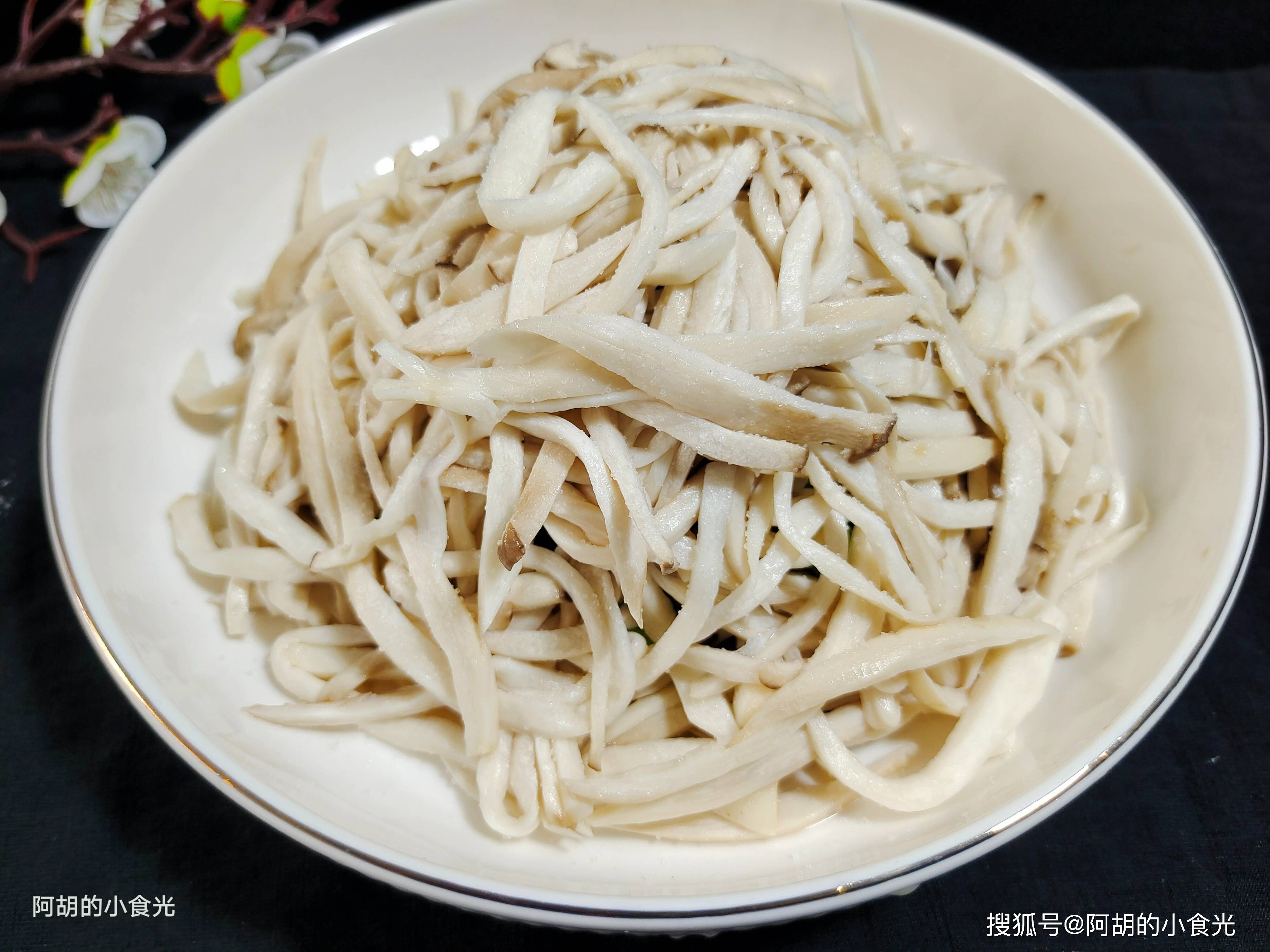 _在炒锅里蒸东西的盘子_用盘子蒸东西