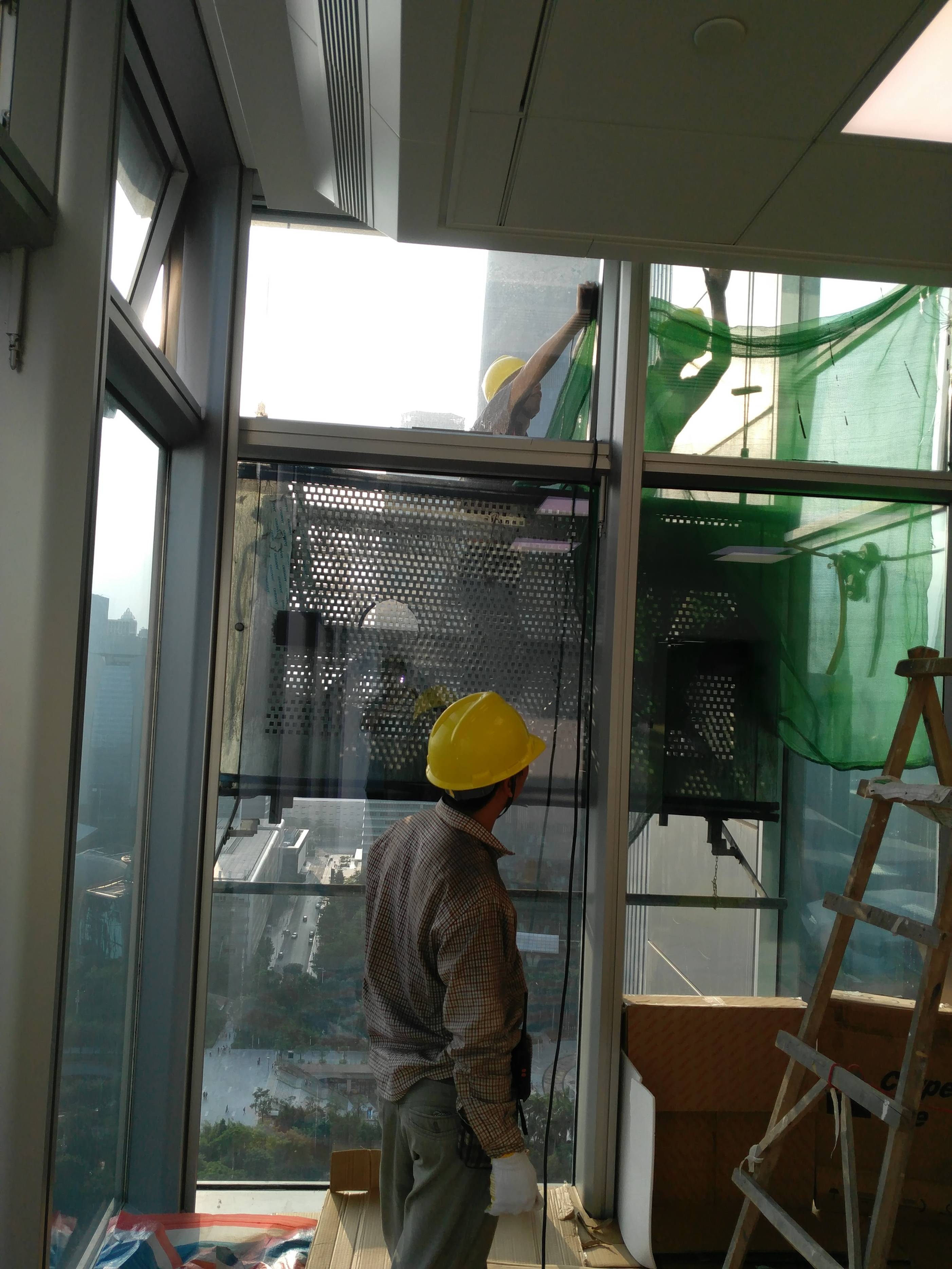 幕墙玻璃维修更换攻略:看专业团队如何焕新建筑"外衣"!