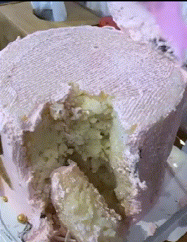 搞笑GIF：这姐路人视角长这样啊，真的惊艳了路人!