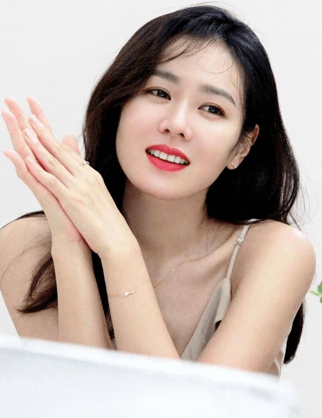 十大韩国实力派美女红星!又纯又欲身材火辣时尚惊艳