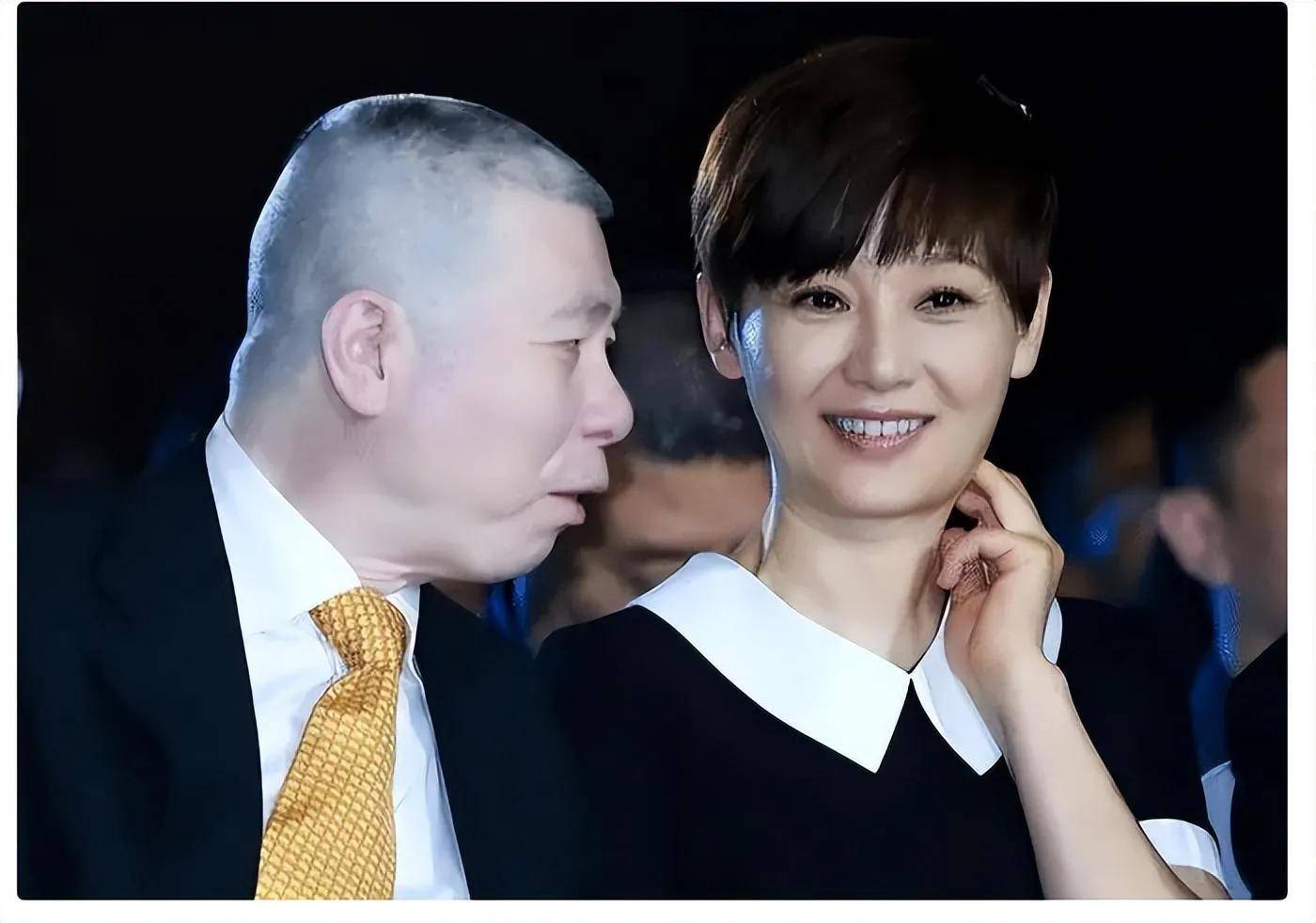 娱乐圈模范夫妻冯小刚和徐帆,可惜徐帆连个后代没有.值的吗?