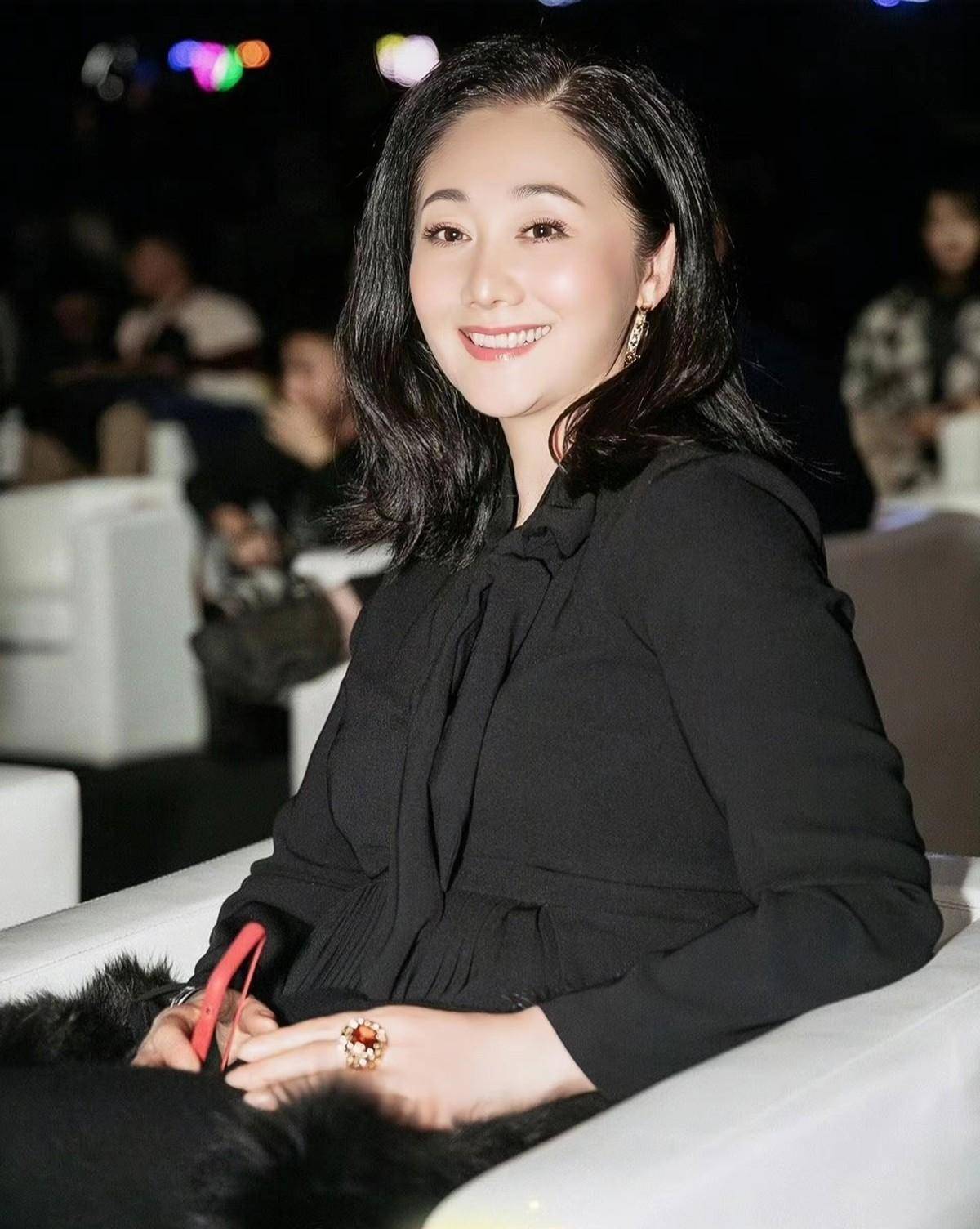 赵丽娟:靠"令妃娘娘"大火,为了拍戏不要孩子,今女儿二十岁