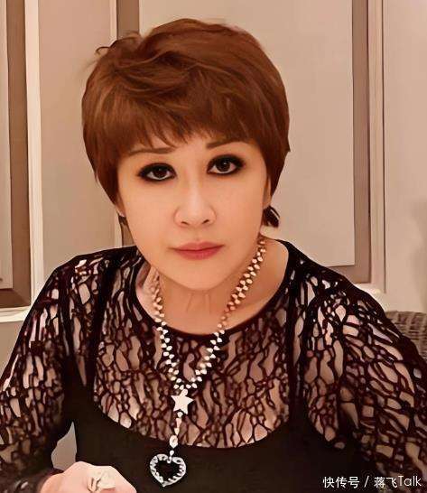 时隔52年,李小龙情人丁佩再谈男友死因,出事后被向华强"接盘"
