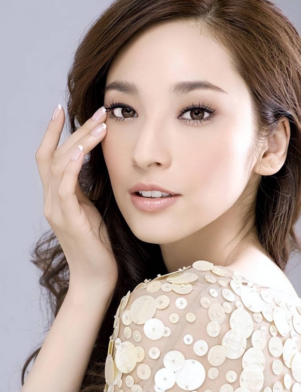 原创嫁豪门不成当保姆为纪晓波生4胎的吴佩慈终活成了笑话