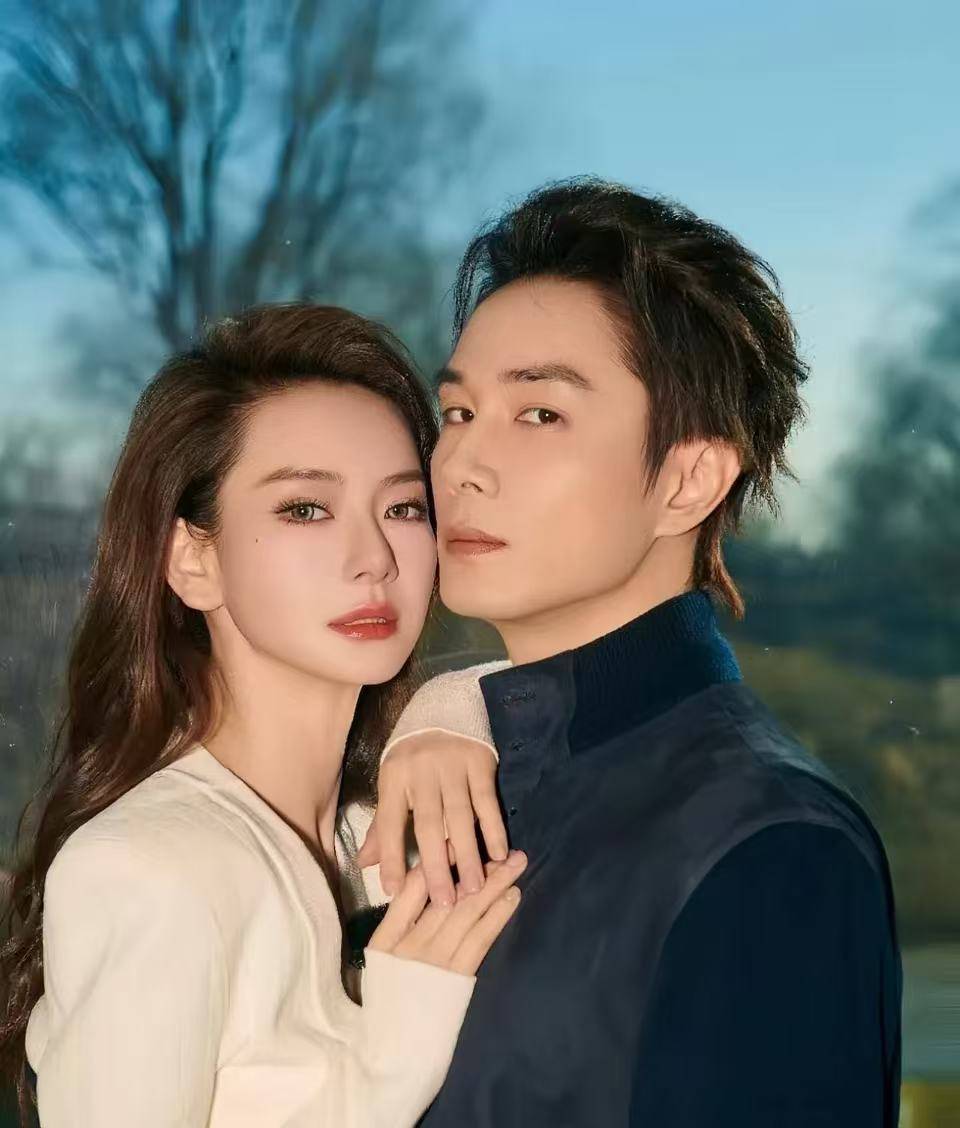 李承铉曝夫妻相处趣事,坦言与戚薇会"分被睡",睡梦中竟曾"锁喉"