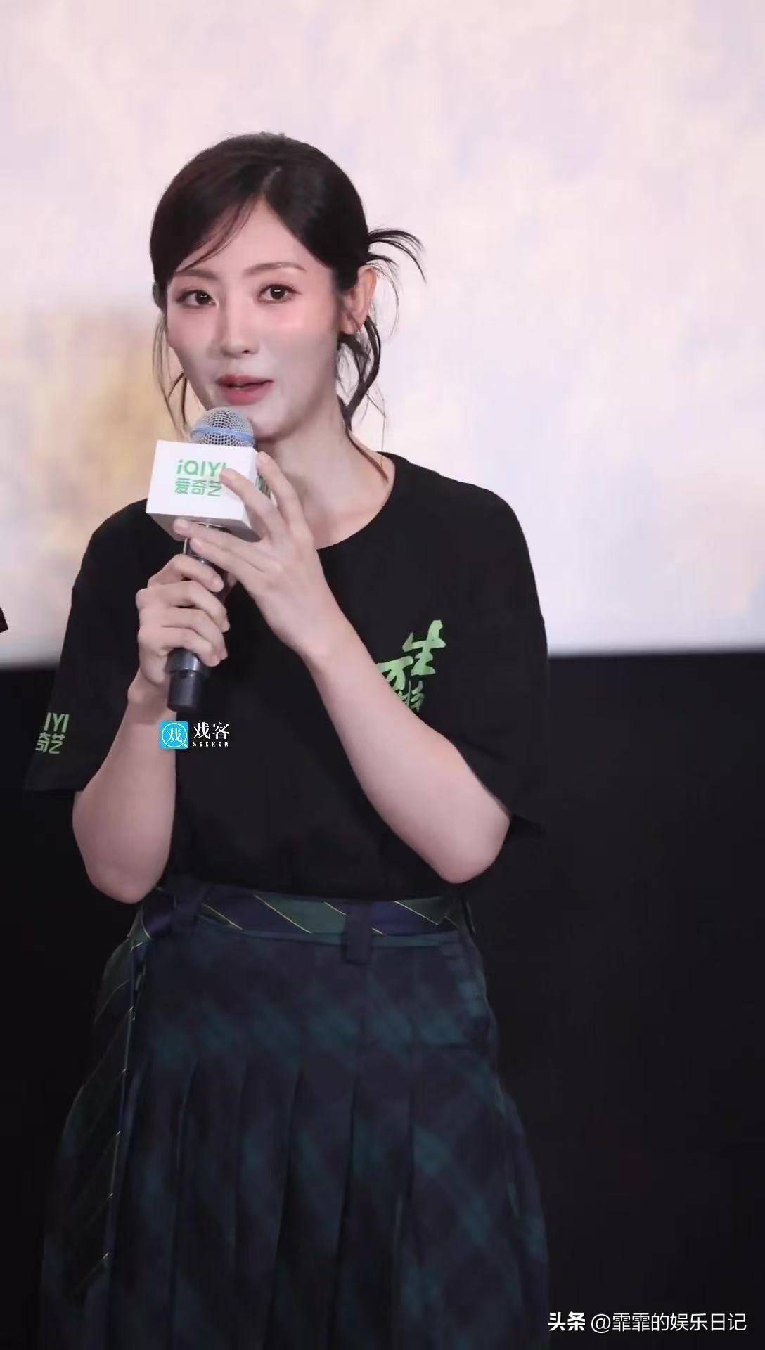 邢菲做梦也想不到只是演《生万物》中的配角农家女一夜爆火