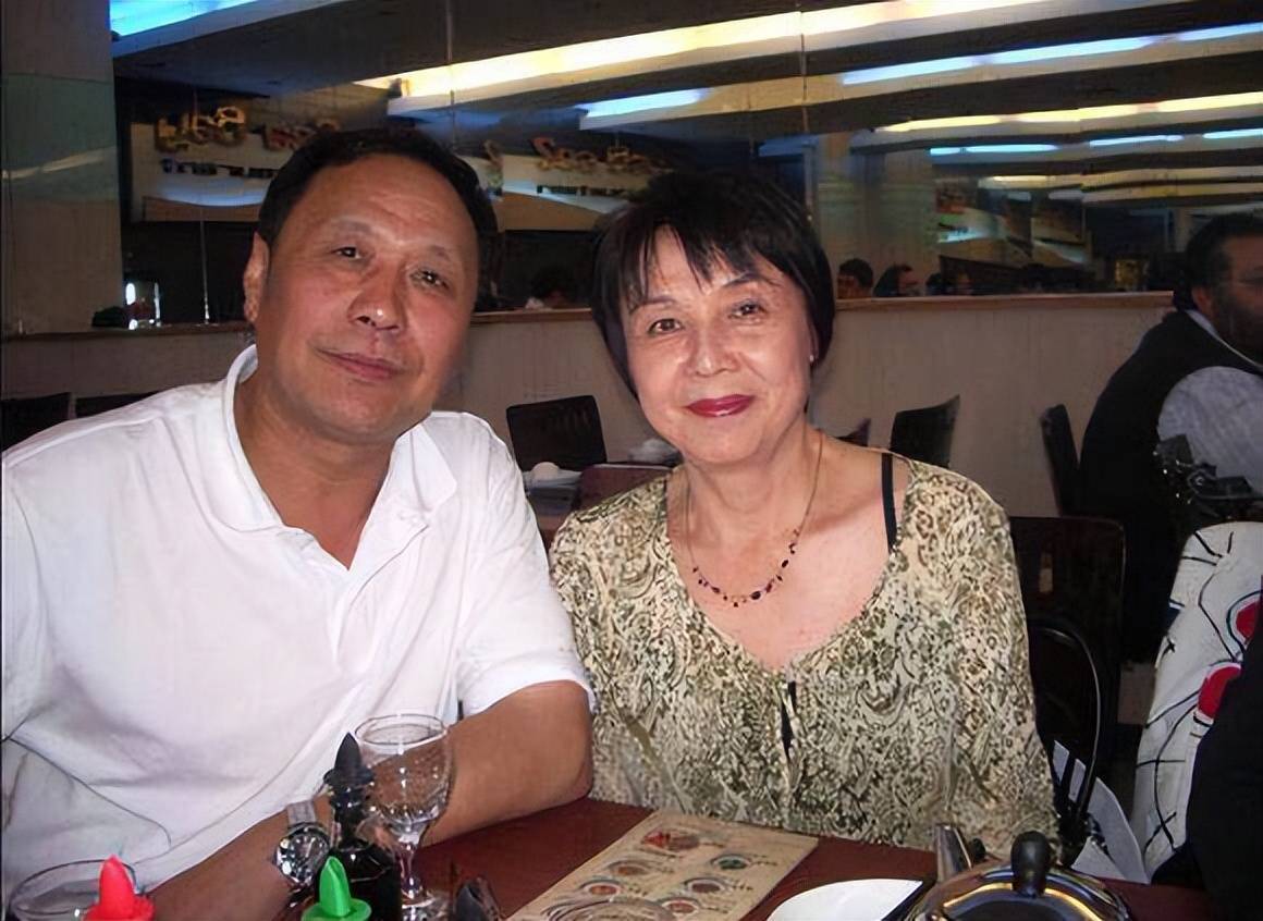 80年代"短发女神"冷眉,为爱情而退出娱乐圈,她现在怎么样了?