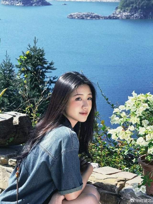 定风波》女主角向涵之6件事！ 老板徐静蕾、据传是富家千金？！ 《仙台有树》师徒换乘恋爱引关注！ (图13)