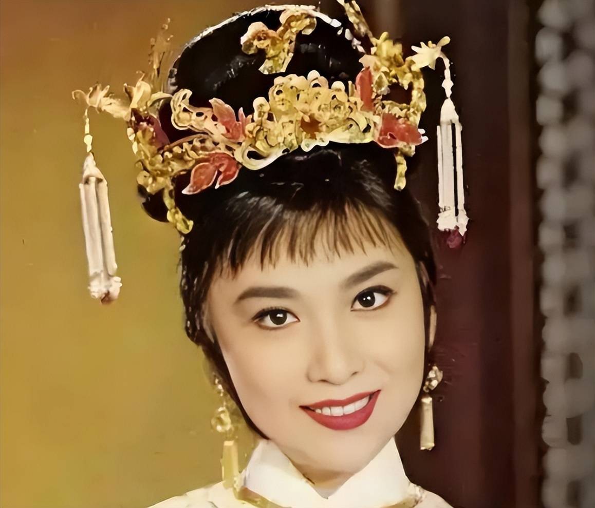 《姊妹曲》等影片,接下来的几年里,让夏梦一跃成为长城电影制片公司的