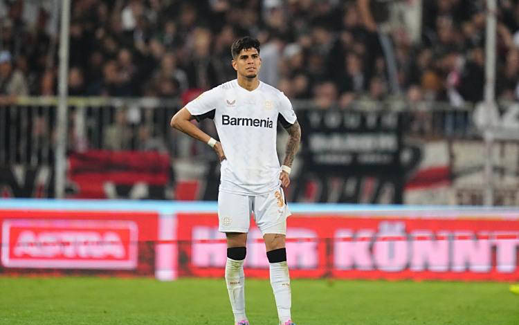 英超转会传闻:托特纳姆欲挖角切尔西,瓜迪奥拉瞄准“世一门”