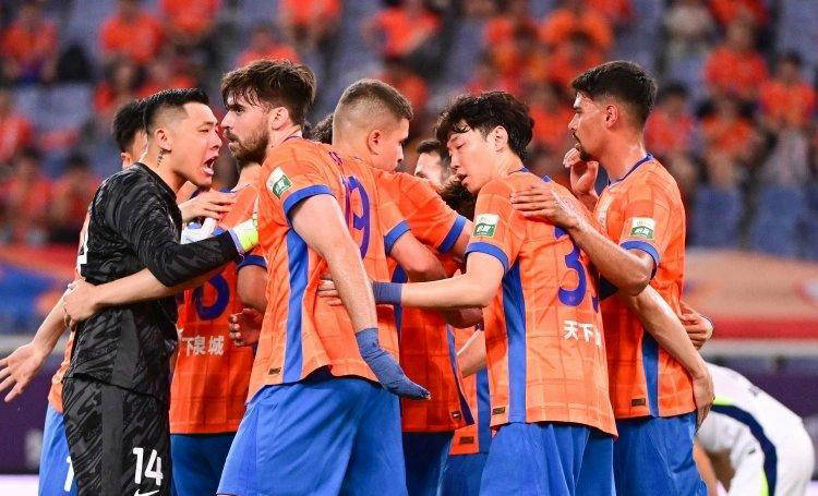 泰山队复仇国安的希望渺茫,遭遇两大致命坏消息,攻防两端受影响