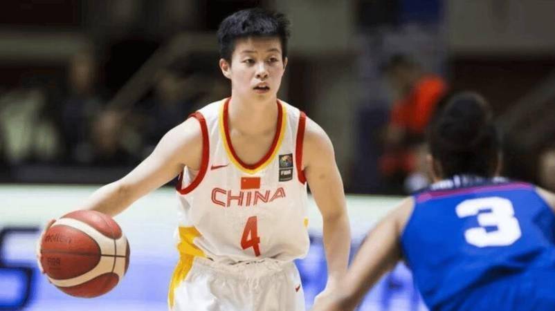 女篮集训一周:宫鲁鸣固执只用新人,正让后卫线陷入严重断档危机