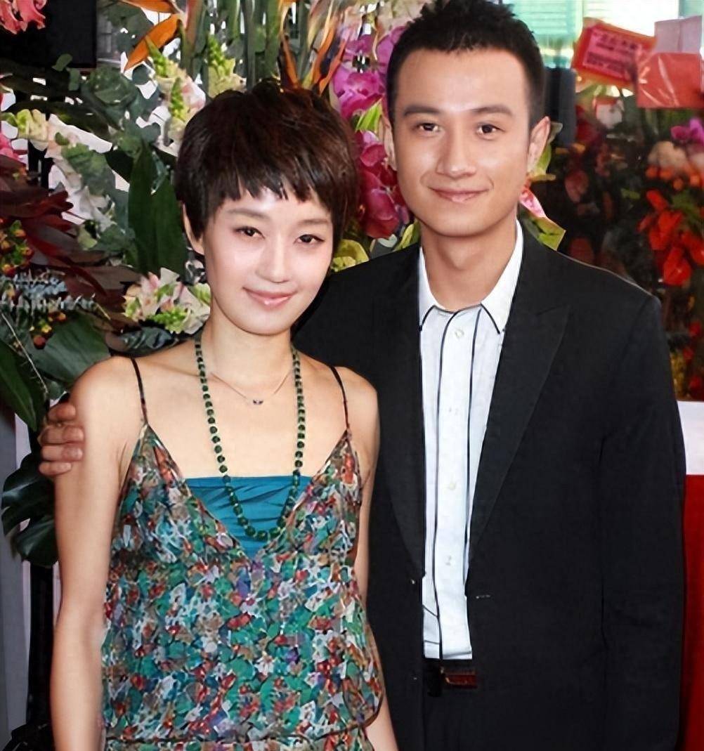 41岁文章现状曝光,开奔驰现身上海,副驾女子疑姚笛,真旧情难忘