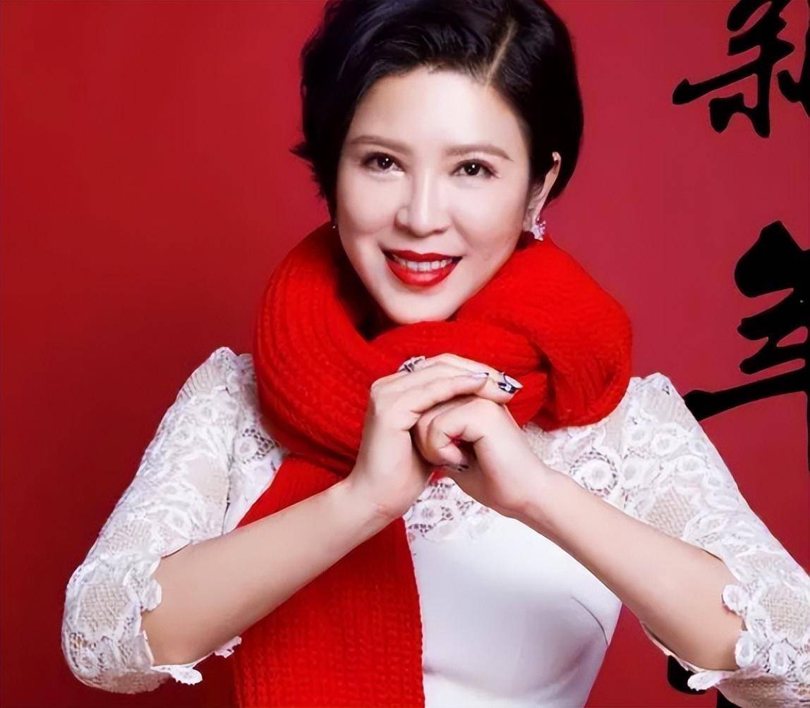 杭天琪:曾九次登上春晚,二婚嫁小13岁男友现在很幸福