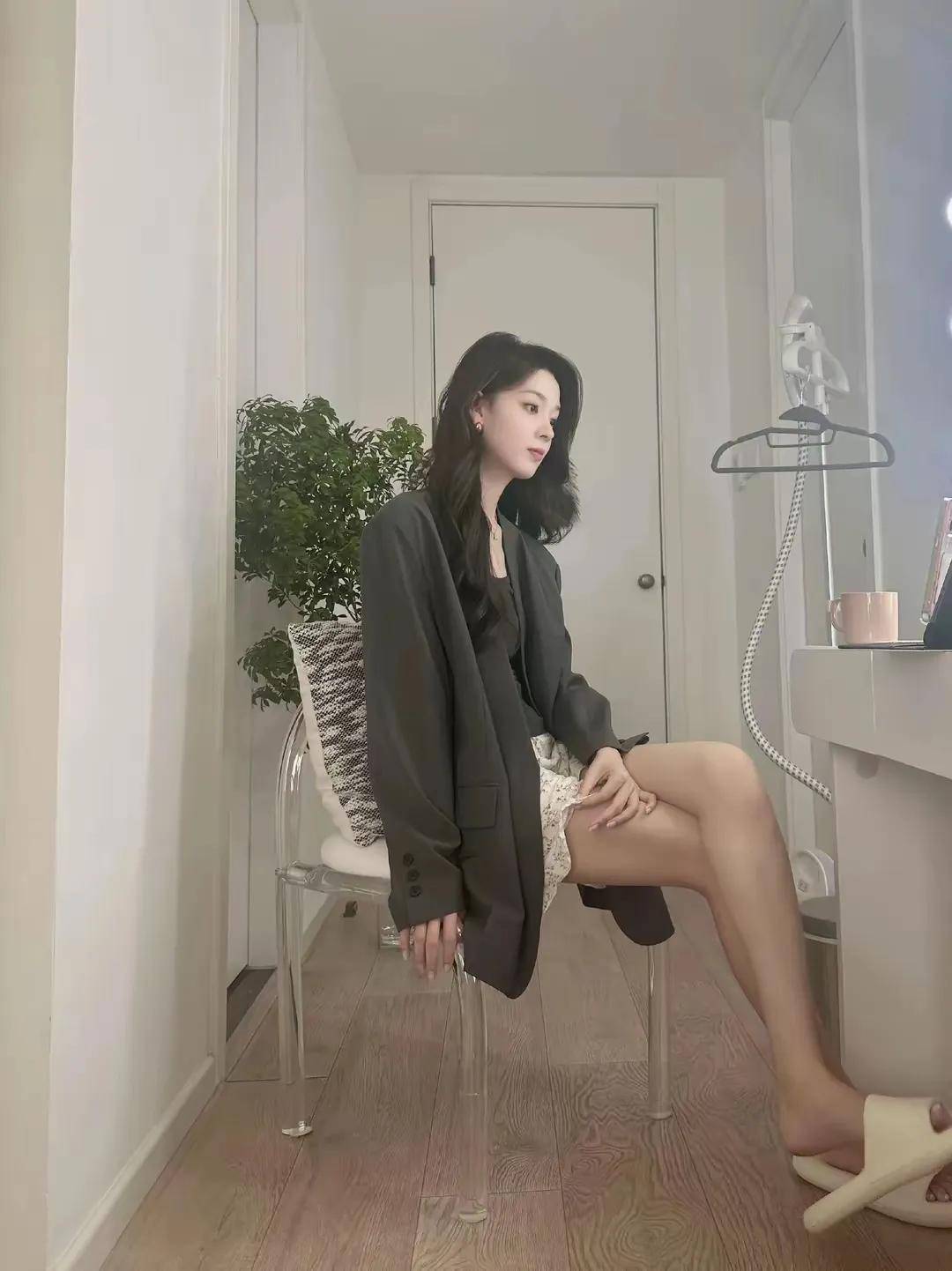 陈瑶邻家姐姐般的乖巧可爱演员陈瑶从头美到脚趾