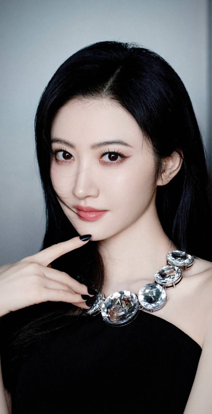 表面是歌手演员,实际背景通天,这4位女明星最不怕的就是潜规则