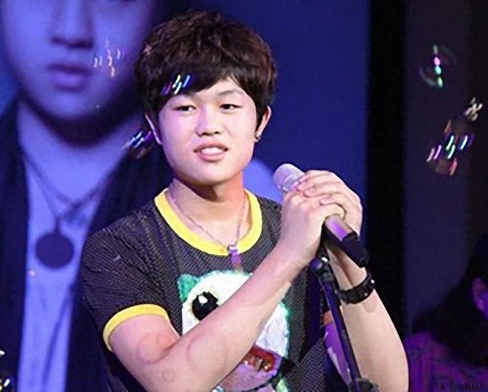 李双江儿子被曝在美国赌博输5800万,娱记紧急辟谣:李天一没出国