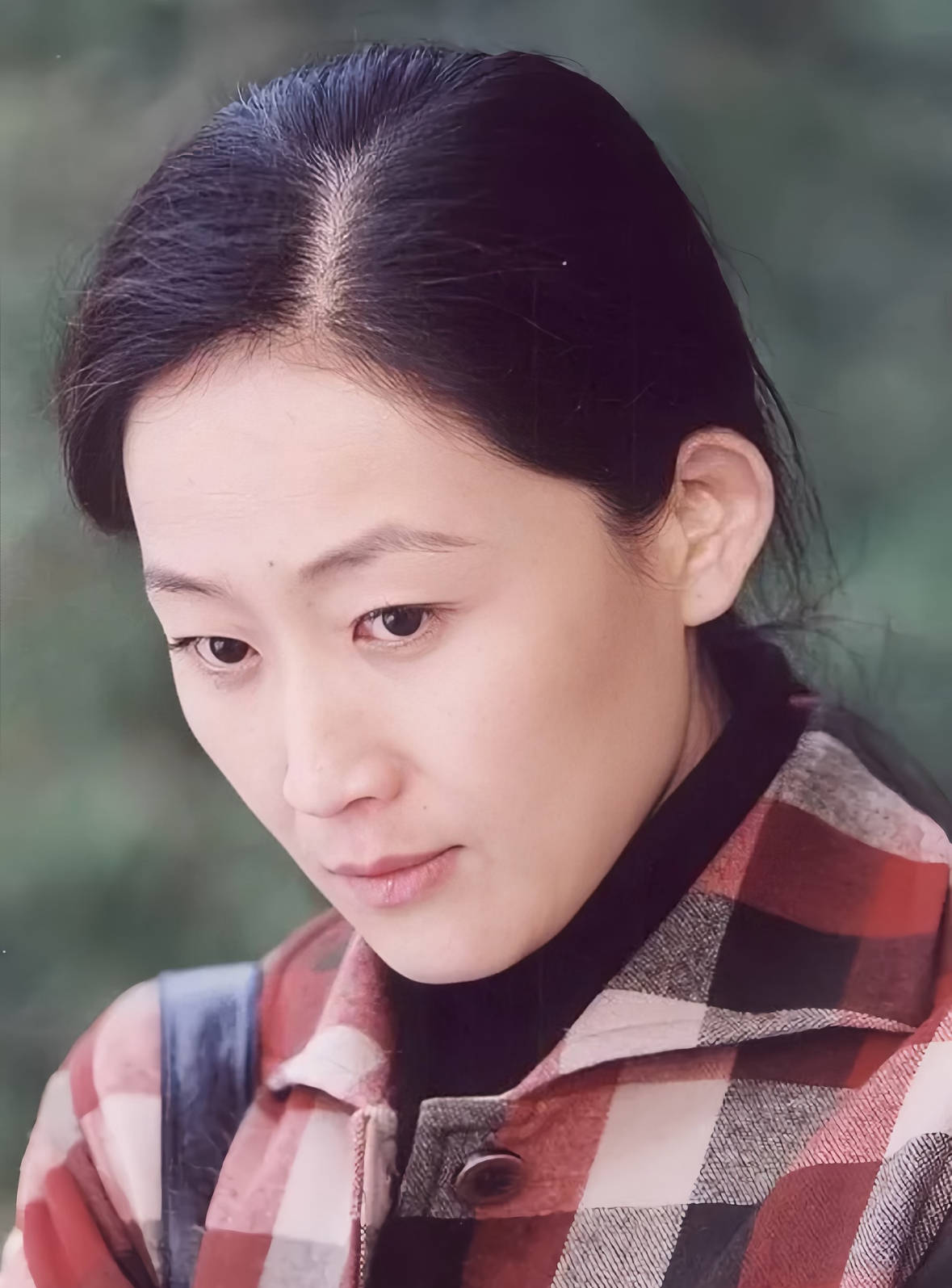 原创演员陈瑾吃穿不愁为何20年不吃米饭与哥哥相约一生不婚