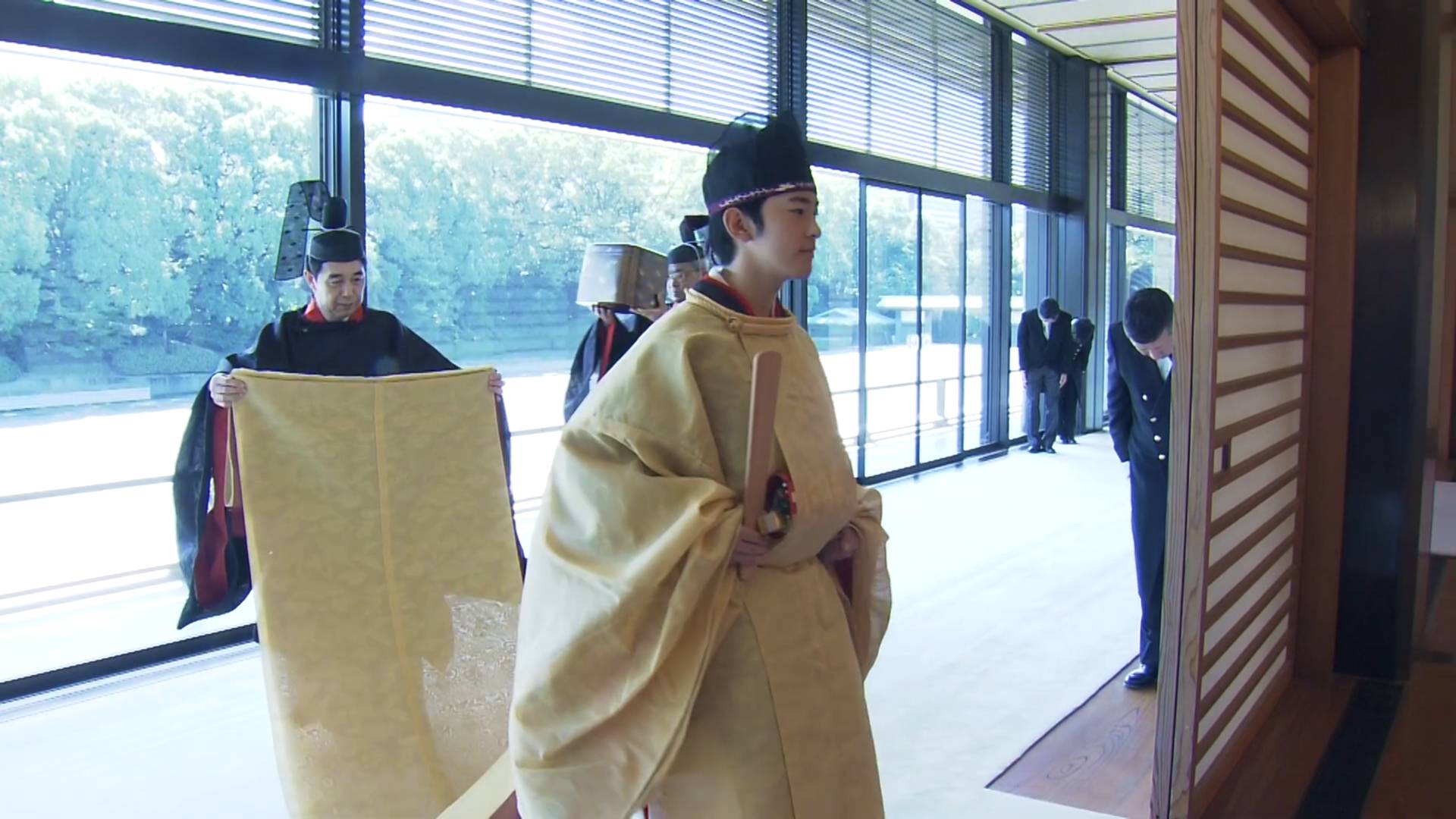 悠仁亲王成人礼盛大,规模远超爱子公主,皇位继承人就是有排面