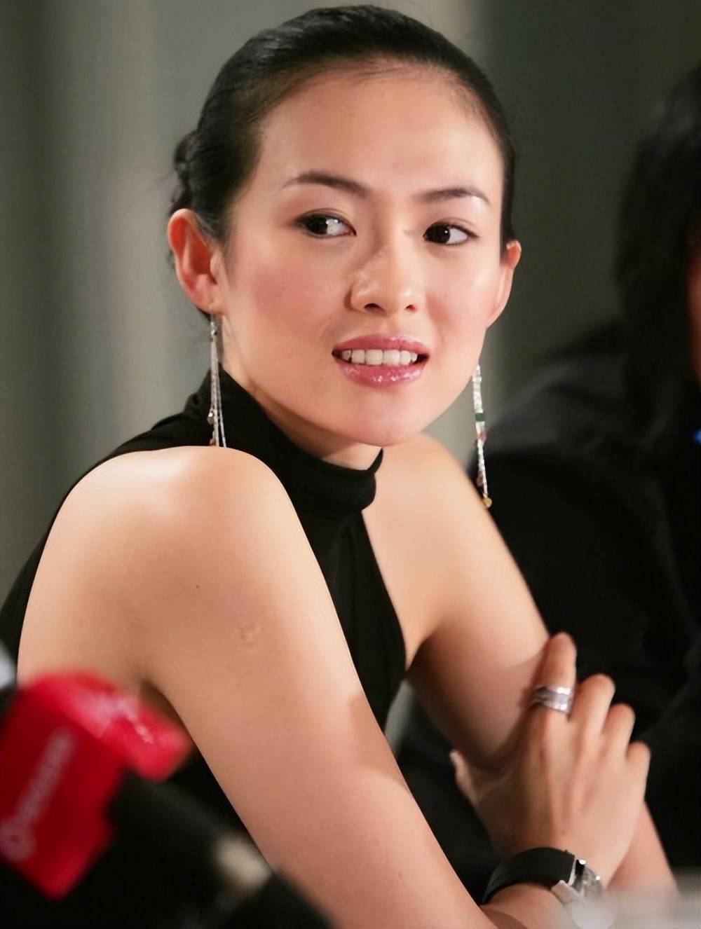 曾黎和章子怡早期同框谁的颜值更为突出?