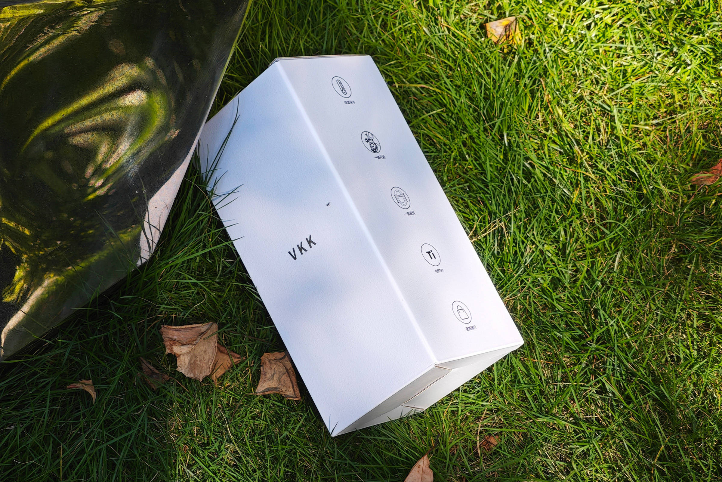 宝宝喝水钛放心!欧盟认证,0胶水0重金属,宫菱儿童保温杯测评