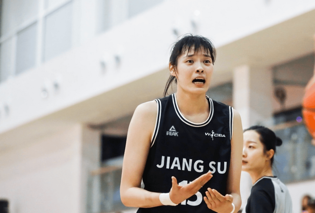 2025全国女篮锦标赛：许晨妍12分钟狂砍21分，江苏女篮大胜陕西