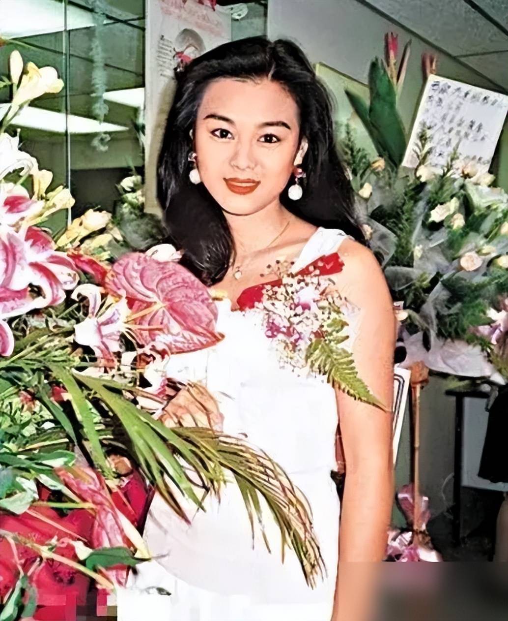 郭富城高调公开的初恋,气质绝佳,神似关之琳,现在风韵犹存