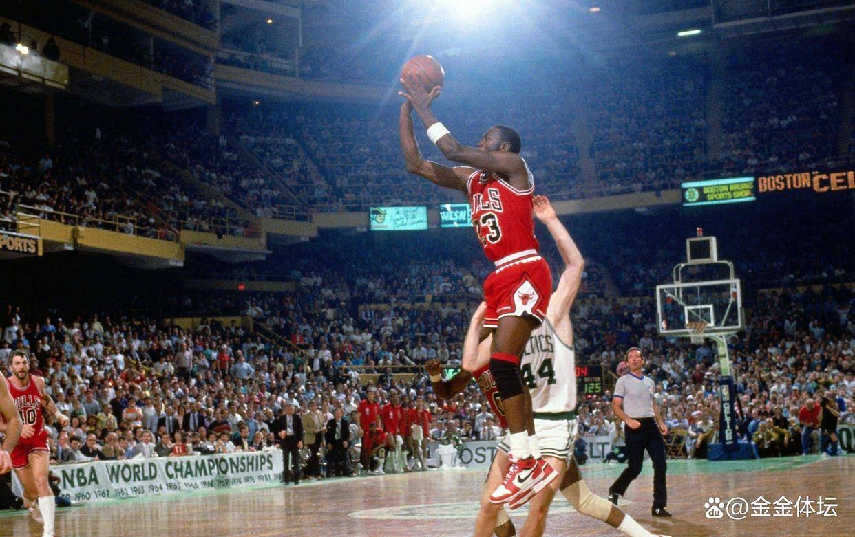 乔丹的后仰跳投为何无法复制?深度解析篮球之神的三大无解杀招