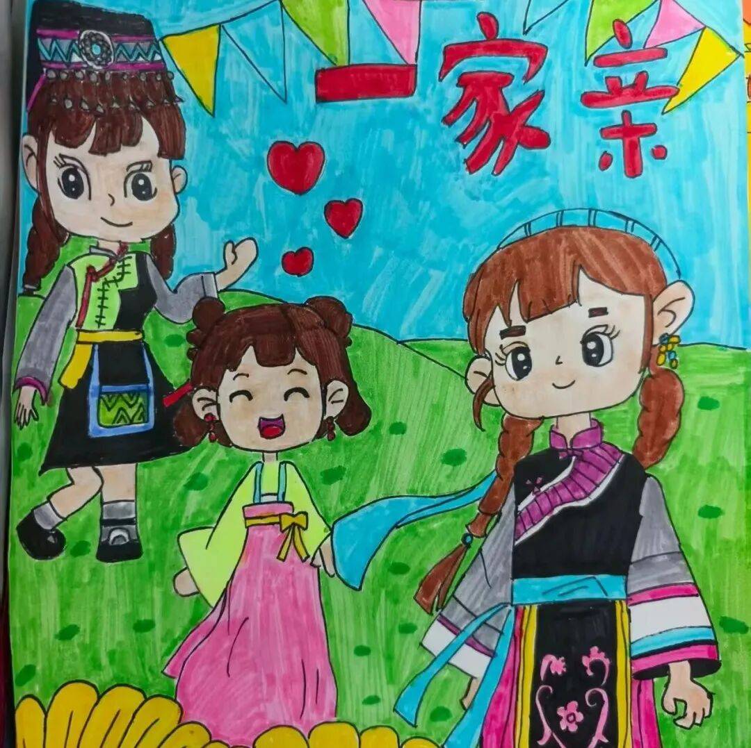 队员们用稚嫩却充满想象力的笔触,画出了各民族小朋友手拉手,心连心的
