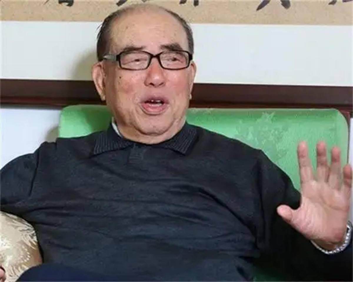 13年,前国民党高官郝柏村表示:蒋最大错误,就是接受雅尔塔协定