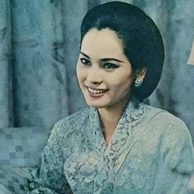 黛薇夫人传奇人生,东京俱乐部到印尼第一夫人,跌宕起伏令人唏嘘