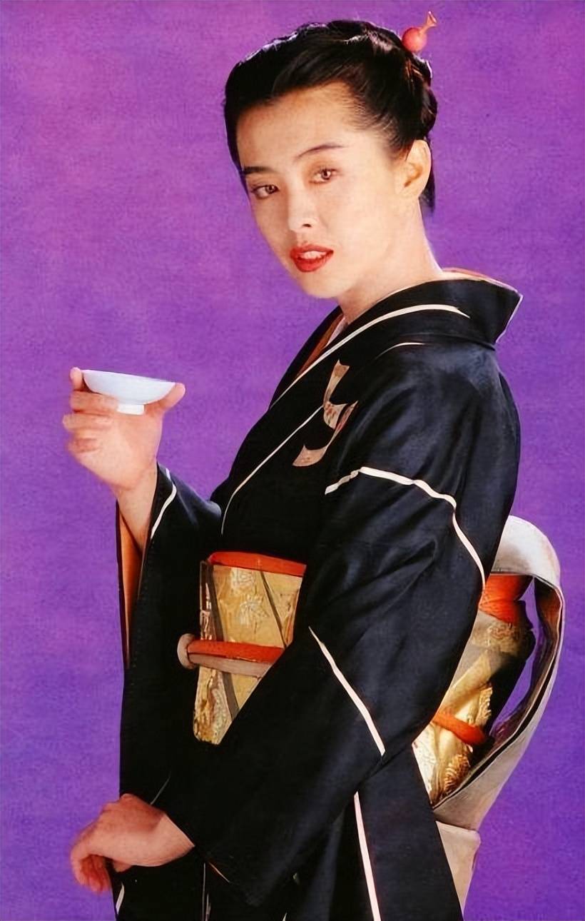 同样穿和服:把王祖贤章子怡滨边美波放在一起对比,差别便出来了