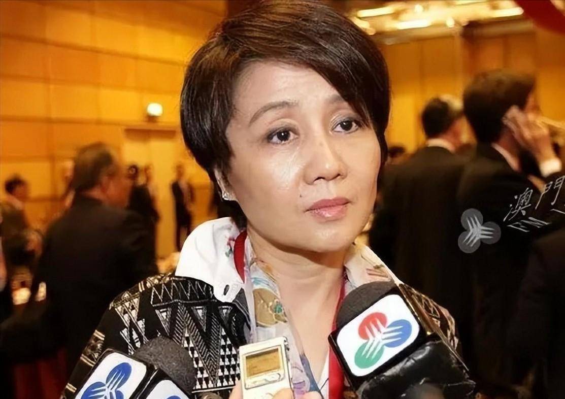 梁安琪29岁嫁68岁老头,连生五胎成人生赢家,今64岁坐拥千亿家产