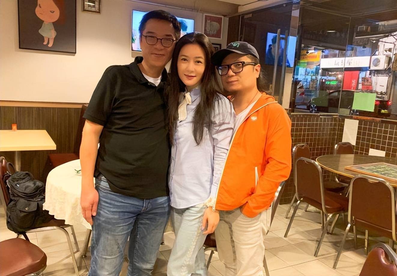 田海蓉和田海燕:姐俩全嫁富豪,妹为姐退圈,替她看孩子管公司