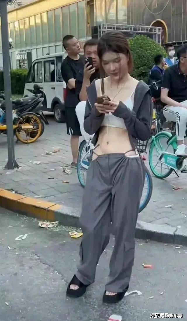 那褲子說是「遮羞」 !!??  Fashion 與妳分享