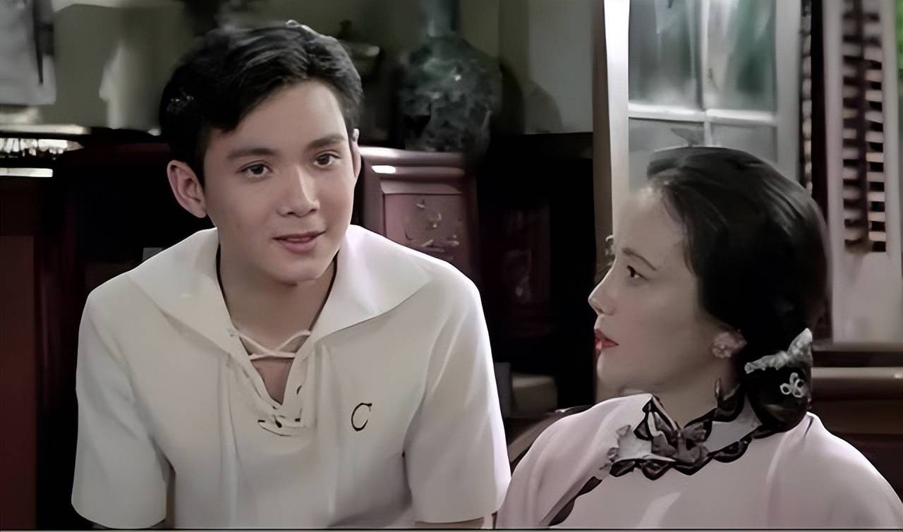 钟浩也因此角色而成为了当时年轻人心目中的偶像,钟浩并没有止