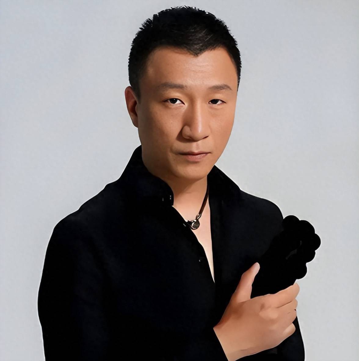 孙红雷消失这么久,原来偷偷在这儿干这事?