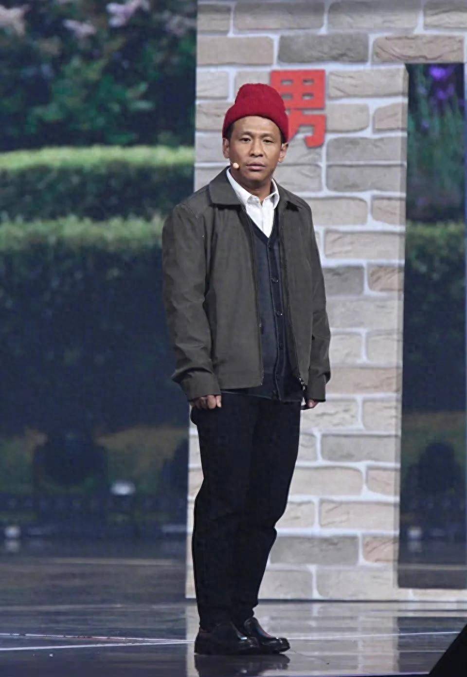 "赵本山徒弟"宋小宝:两段婚姻,二婚娶粉丝王雪,31岁生龙凤胎