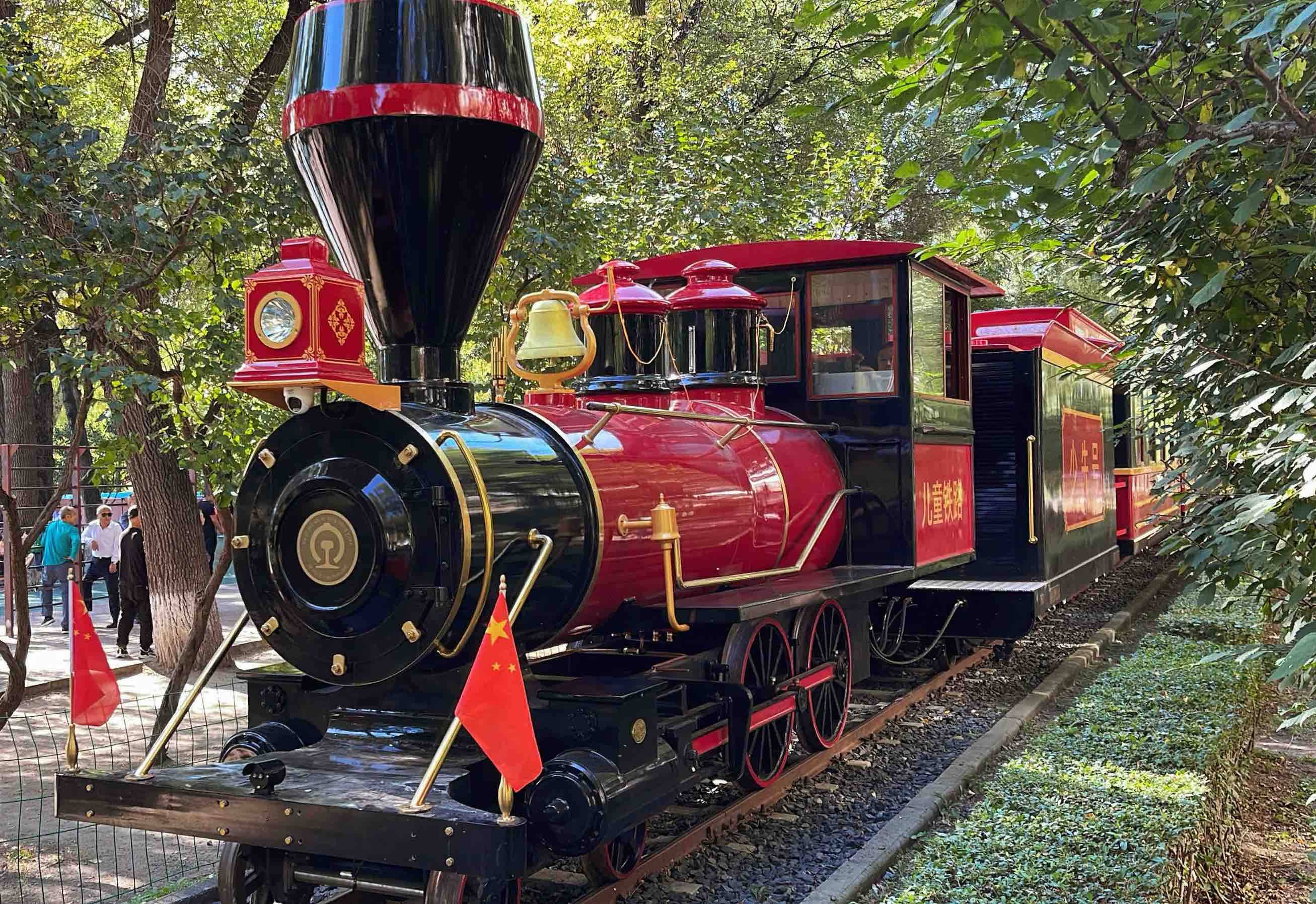 "让童趣延续四季"!哈尔滨儿童公园第六代小火车"十一"快乐开行