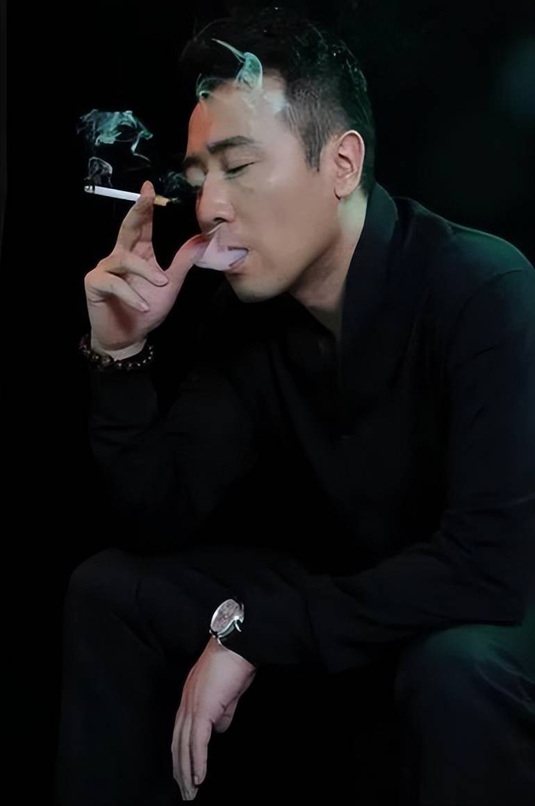 于和伟的姐姐:面对绯闻挺身而出,于和伟不会做出抛妻弃女之事