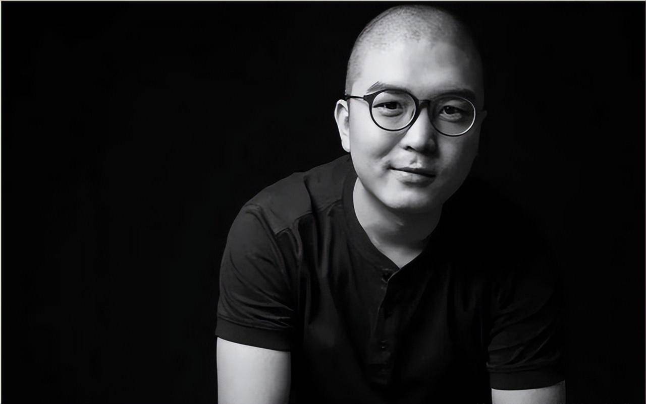 尚巍:靠写字火出圈,电影综艺都找他合作,一字千金却英年早逝