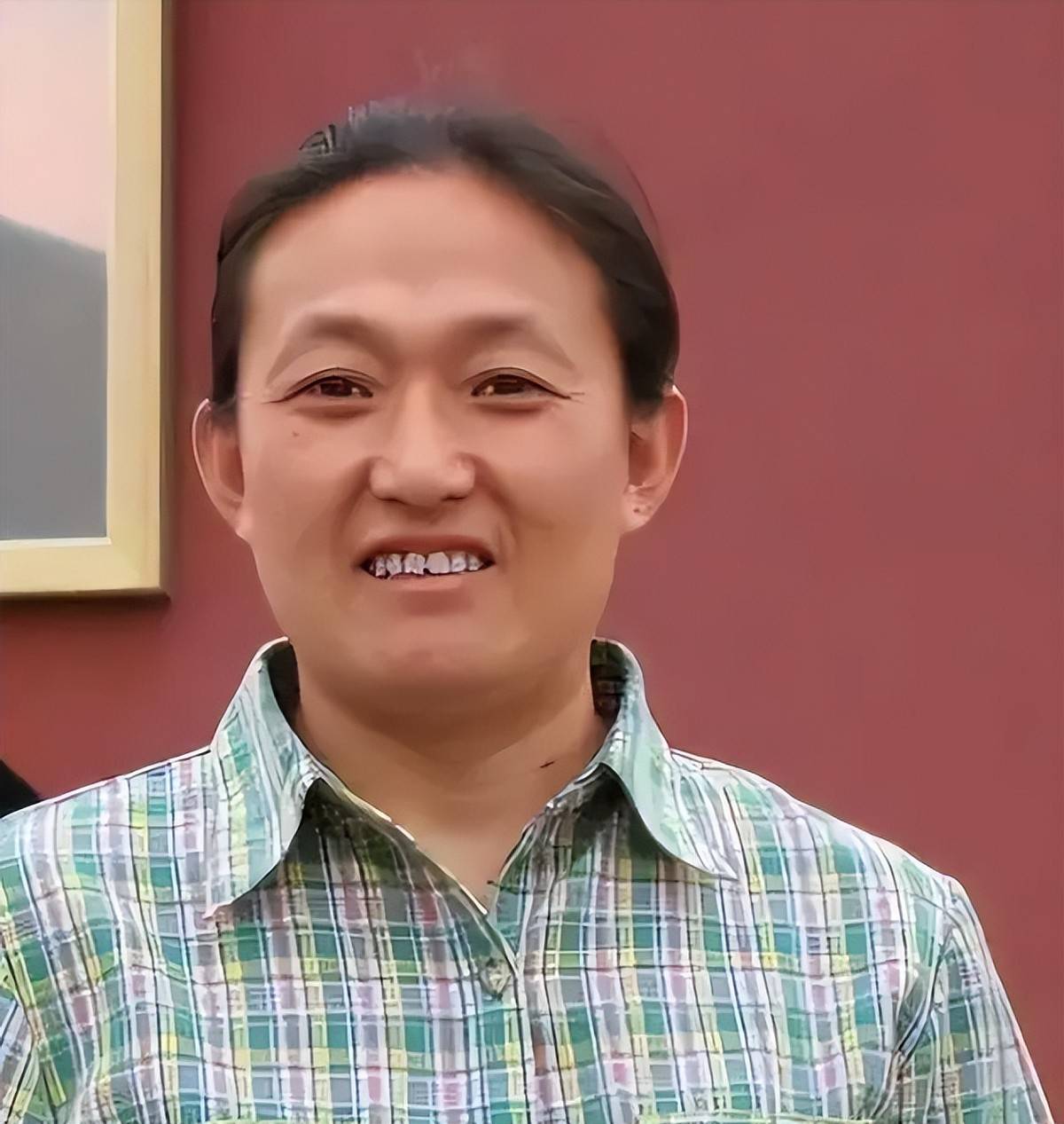 而邹春兰作为受害者仅获得了8万元的补偿金这对于她失去的生育能力
