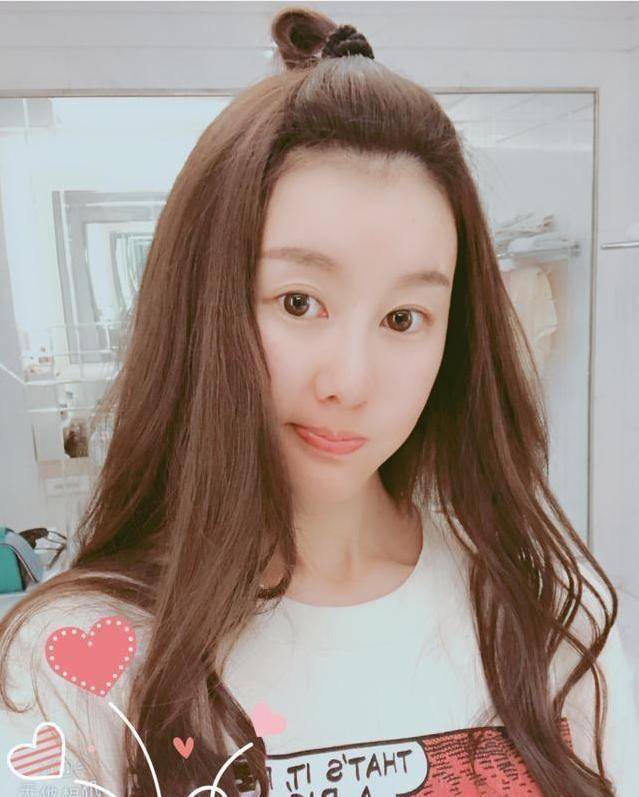 王宝强现任女友太漂亮了!笑起来真甜,网友发话:一个比一个美