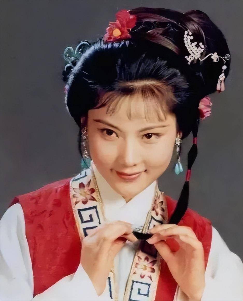 原创因长得太美无人敢追父亲为她终身不娶何赛飞究竟有何魅力