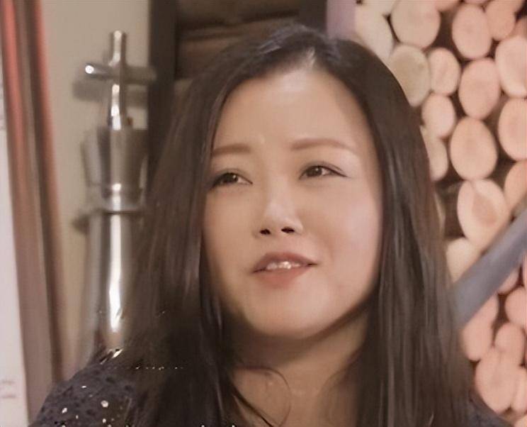 7岁跳楼,14岁打工,36岁被生父告上法庭,戴娆的人生太难幸福